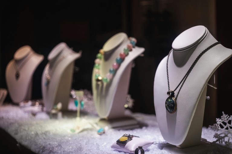 The Role of Advanced Technology in Modern Jewelry Design